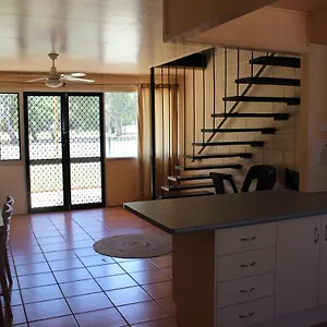 Pippies Beachhouse Backpackers Hostel